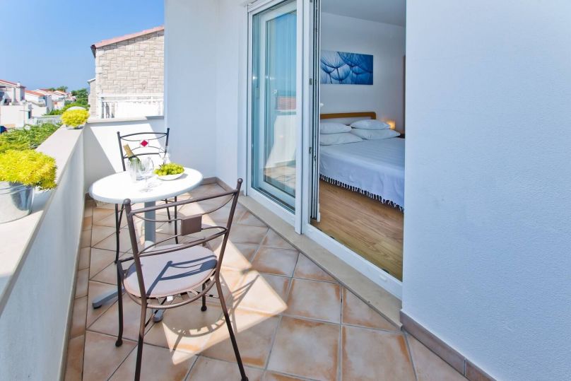Creatice Apartments Nina Hvar for Large Space